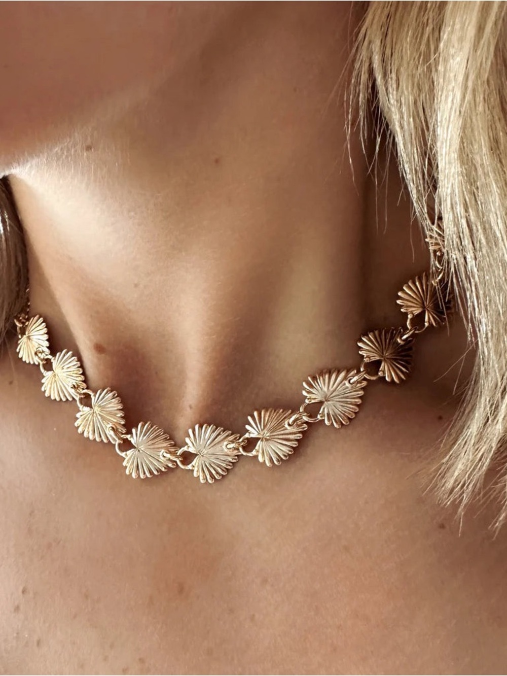 JANE WIN Full Heart Collar Necklace